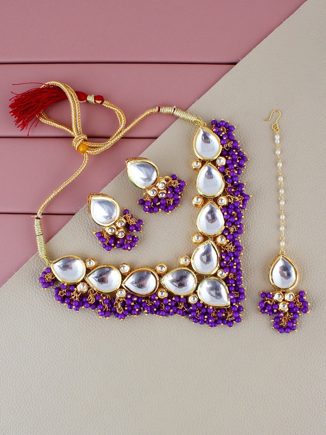 

LUCKY JEWELLERY Gold-Plated Kundan-Studded & Beaded Jewellery Set