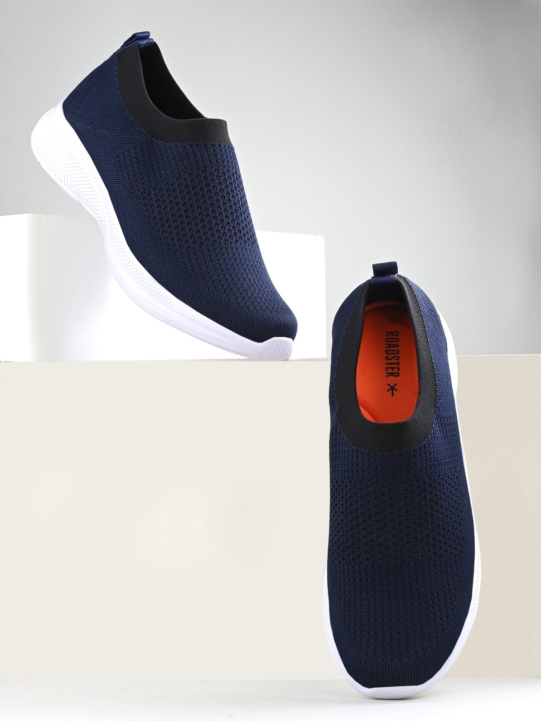 

The Roadster Lifestyle Co. Men Navy Blue Textured Slip-On Running Shoes