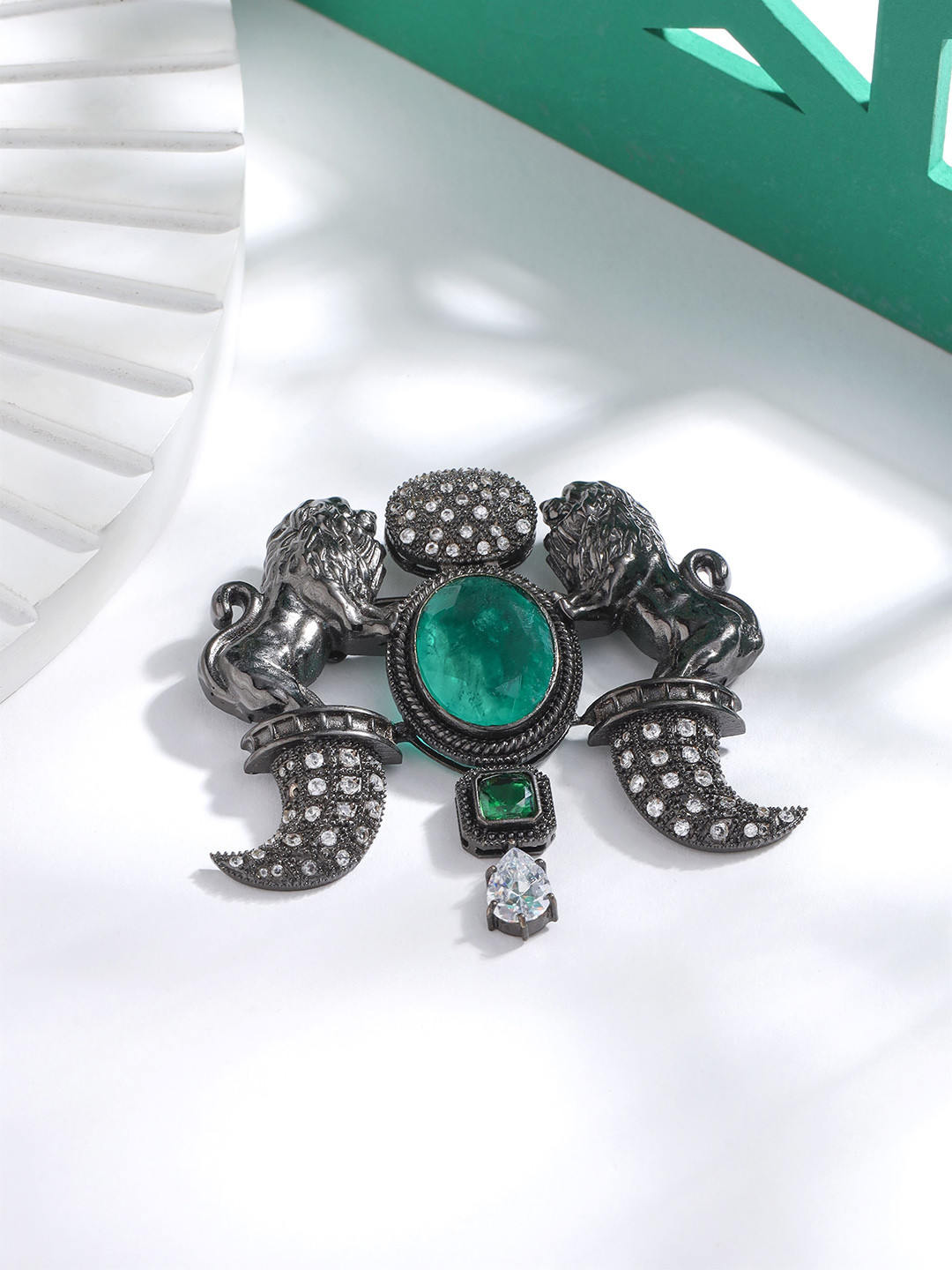 

COSA NOSTRAA Men Stone-Studded Brooch, Grey