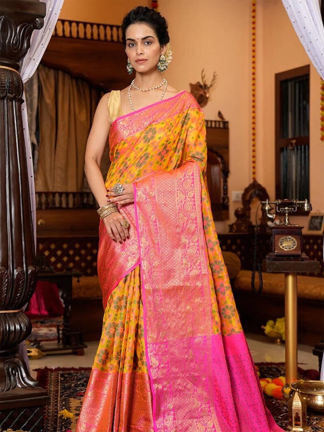 

Rangita Ethnic Motifs Woven Design Zari Saree, Yellow
