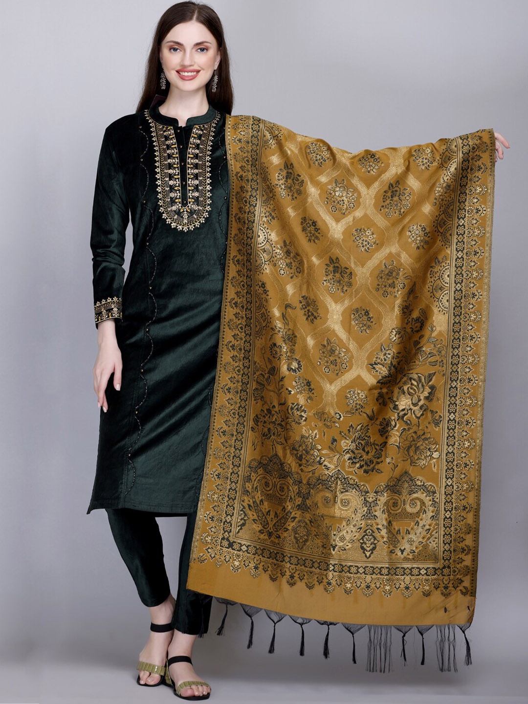 

VELVTINE Ethnic Motifs Yoke Design Regular Pure Wool Kurta With Trousers & Dupatta, Green