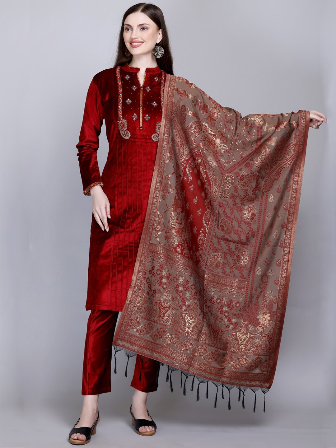 

VELVTINE Floral Yoke Design Pure Wool Kurta with Trousers & With Dupatta, Red