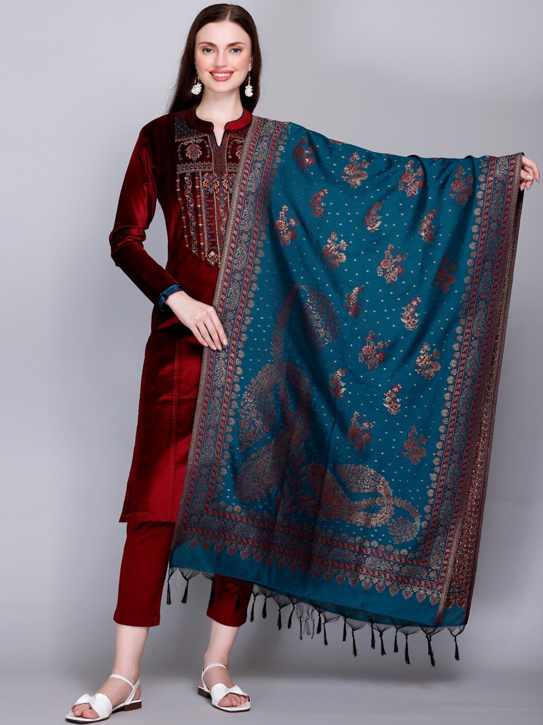 

VELVTINE Floral Yoke Design Regular Pure Wool Kurta With Trousers & Dupatta, Red