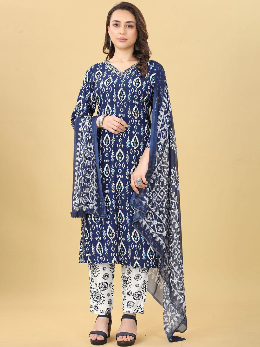 

KALINI Ethnic Motifs Printed V-Neck Kurta with Trousers & Dupatta, Navy blue