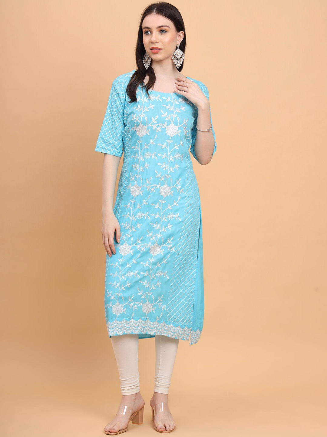 

VAIRAGEE Floral Thread Work Kurta, Blue