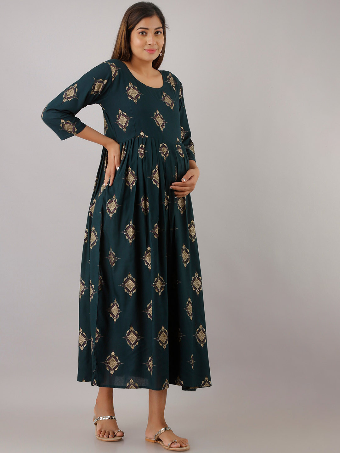 

Mialo fashion Women Green Ethnic Motifs Printed Thread Work Block Print Maternity Kurta