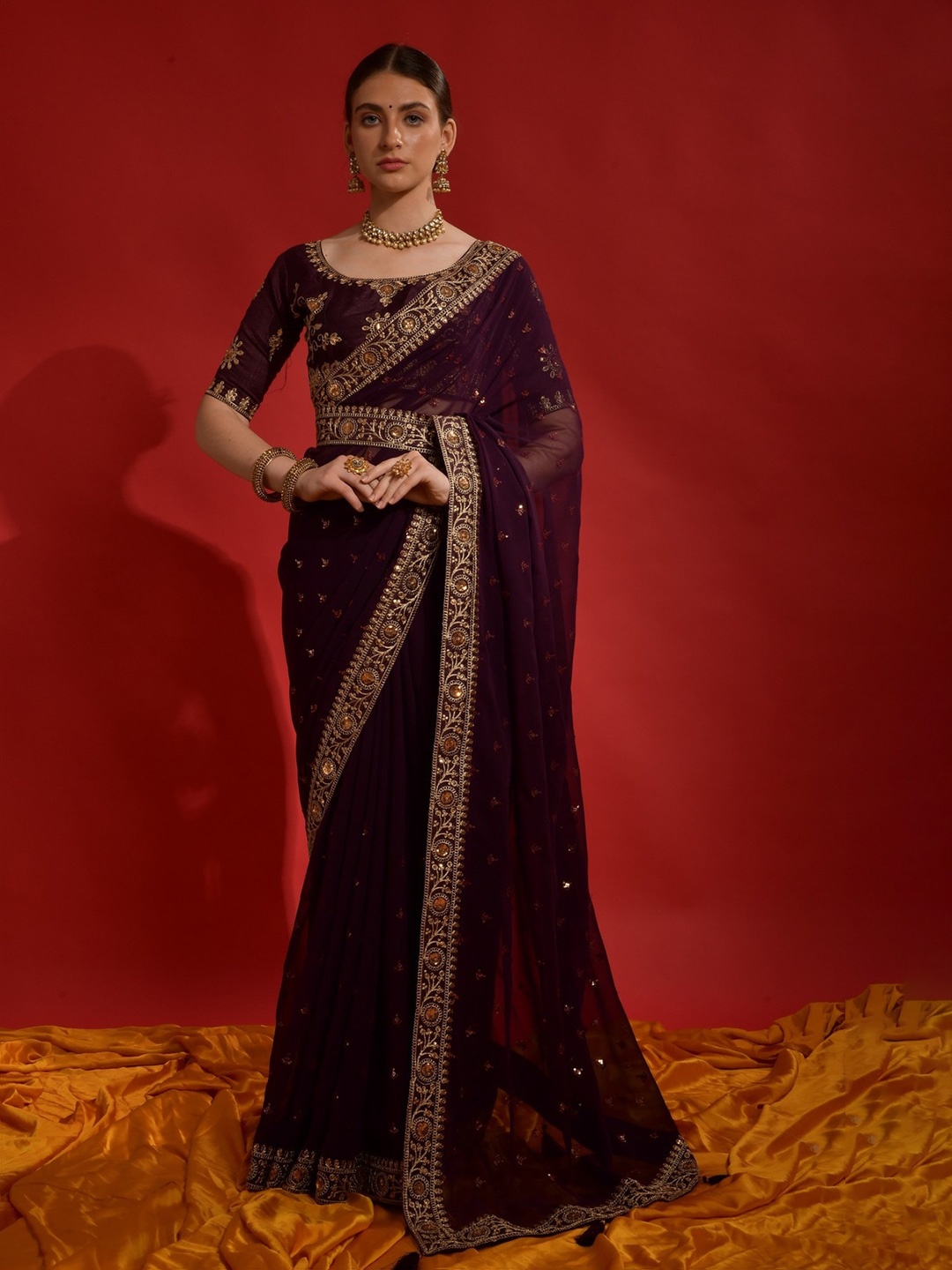 

GAJARAI Embellished Sequinned Belted Saree, Magenta