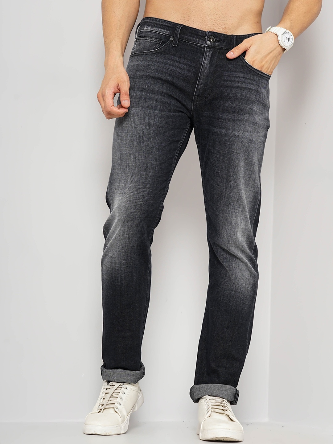 

Celio Men Black Jean Slim Fit Heavy Fade Stretchable Jeans