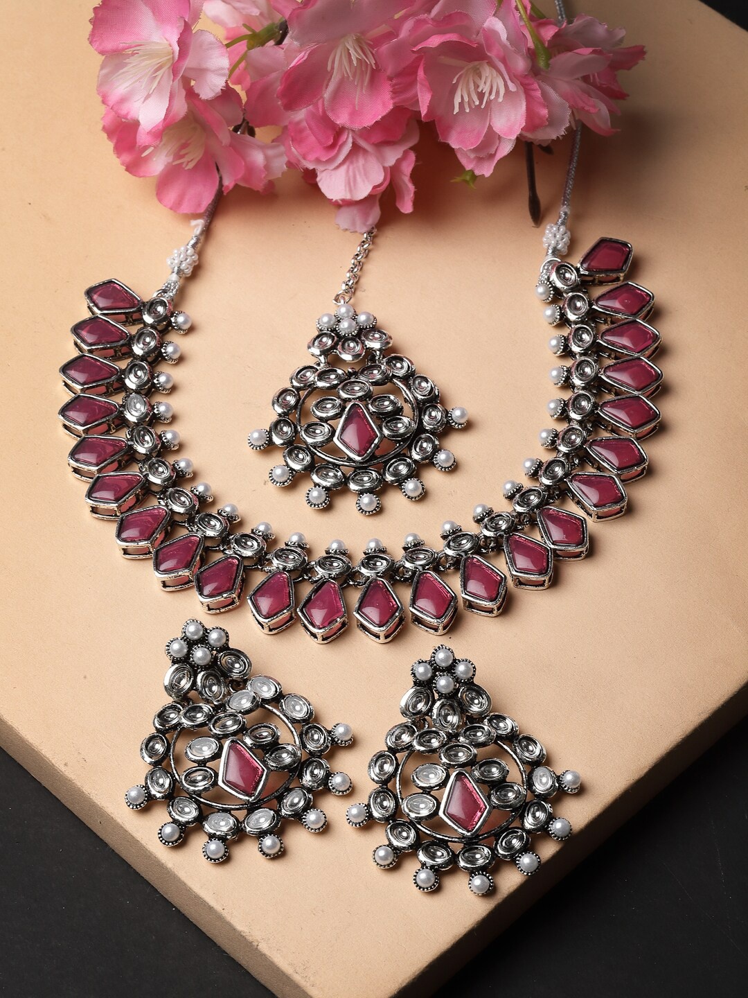 

ADIVA Silver-Plated Kundan-Studded Necklace and Earrings With Maang Tika