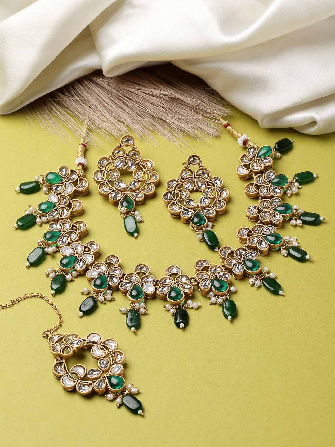 

ADIVA Gold-Plated Kundan-Studded Jewellery Set