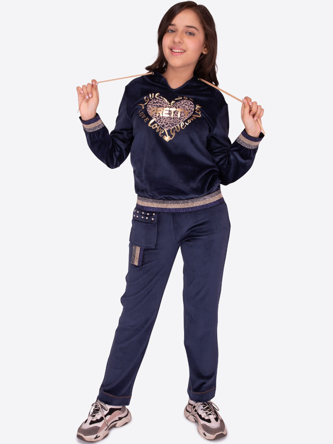 

CUTECUMBER Girls Typography Printed Hooded Tracksuit, Navy blue