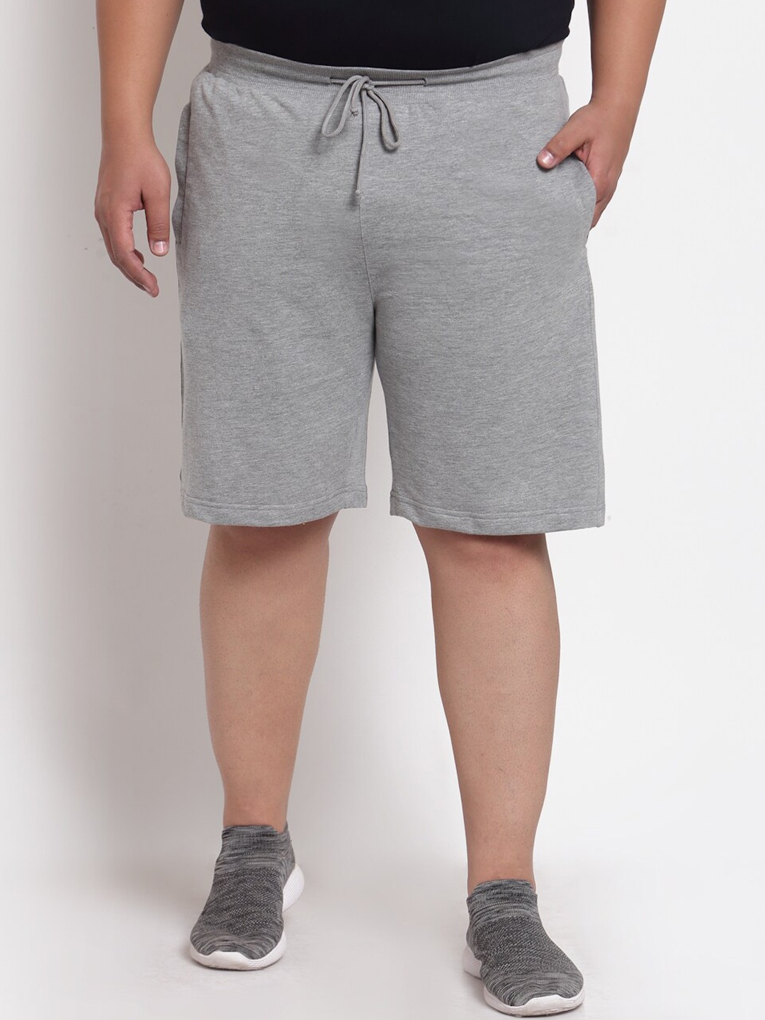 

plusS Men Mid-Rise Cotton Shorts, Grey