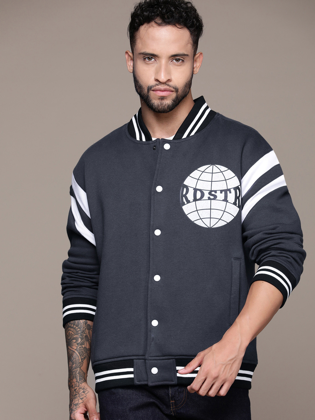 

Roadster Men Printed Sweatshirt, Charcoal