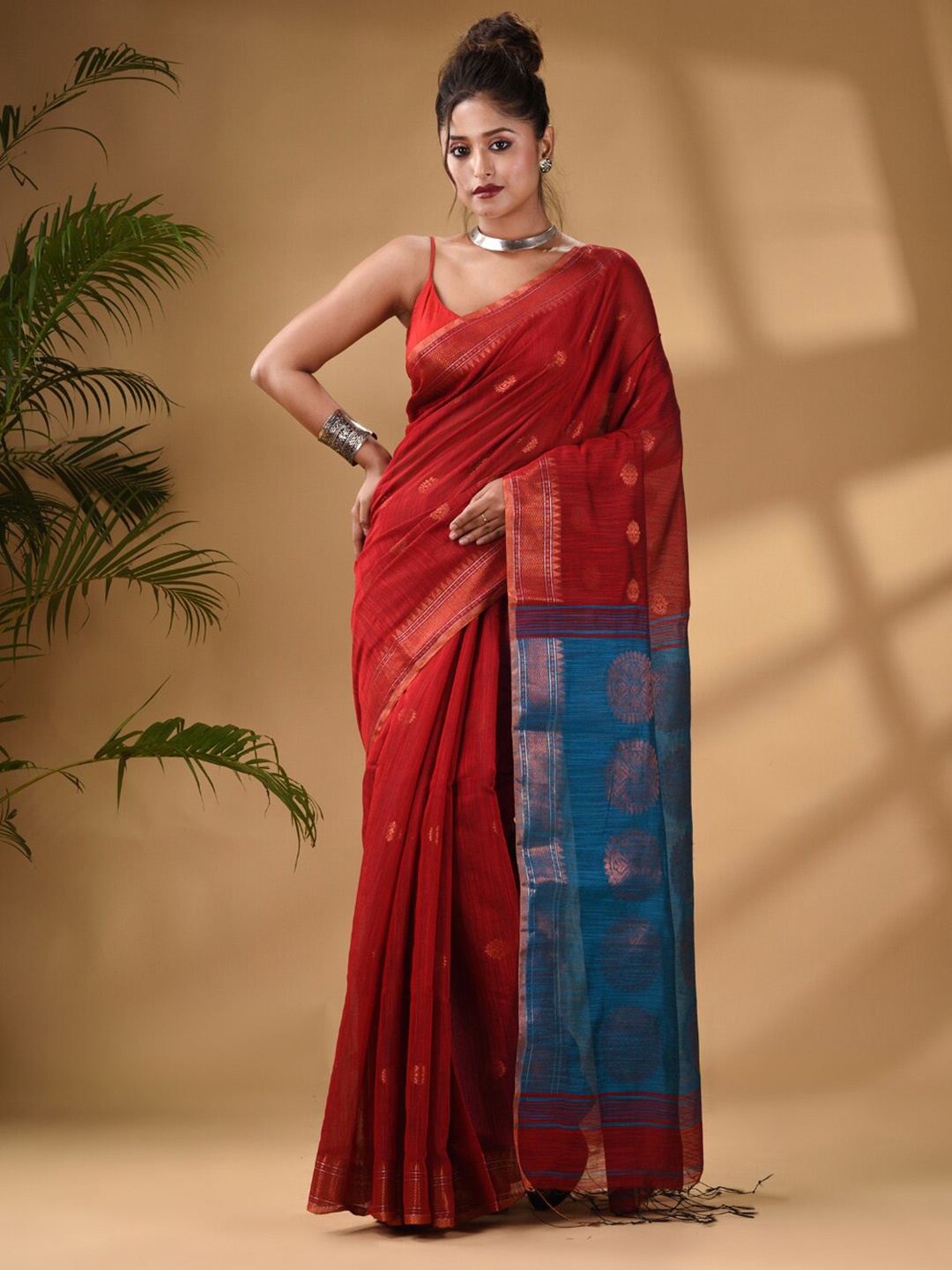 

Arhi Ethnic Motifs Woven Design Zari Detailed Saree, Red