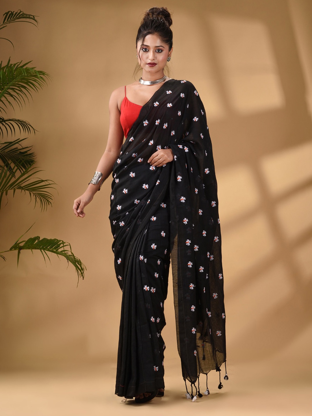 

Arhi Floral Embroidered Pure Cotton Saree, Black