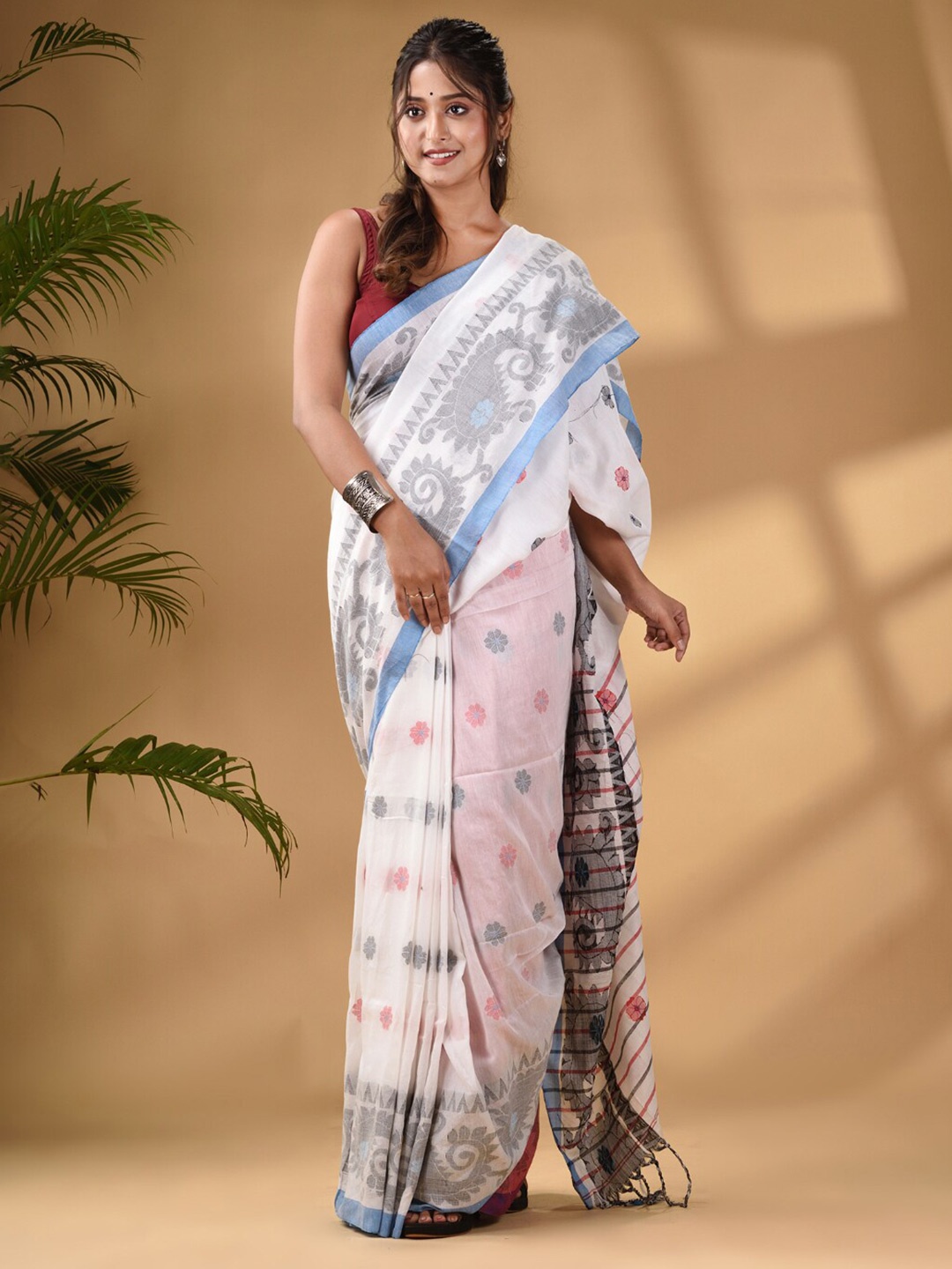 

Arhi Ethnic Motifs Woven Design Pure Cotton Saree, White