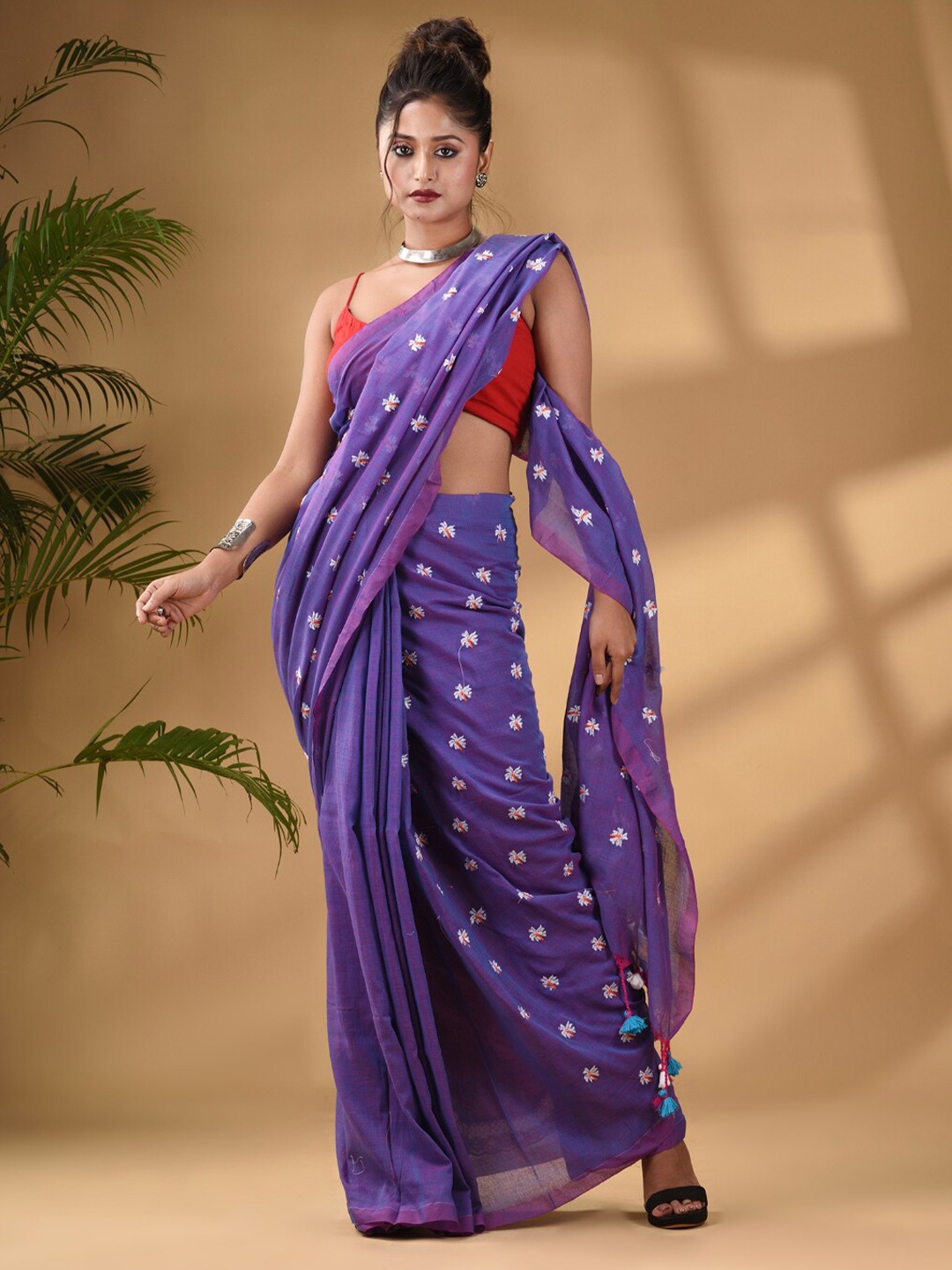 

Arhi Floral Embroidered Pure Cotton Saree, Blue