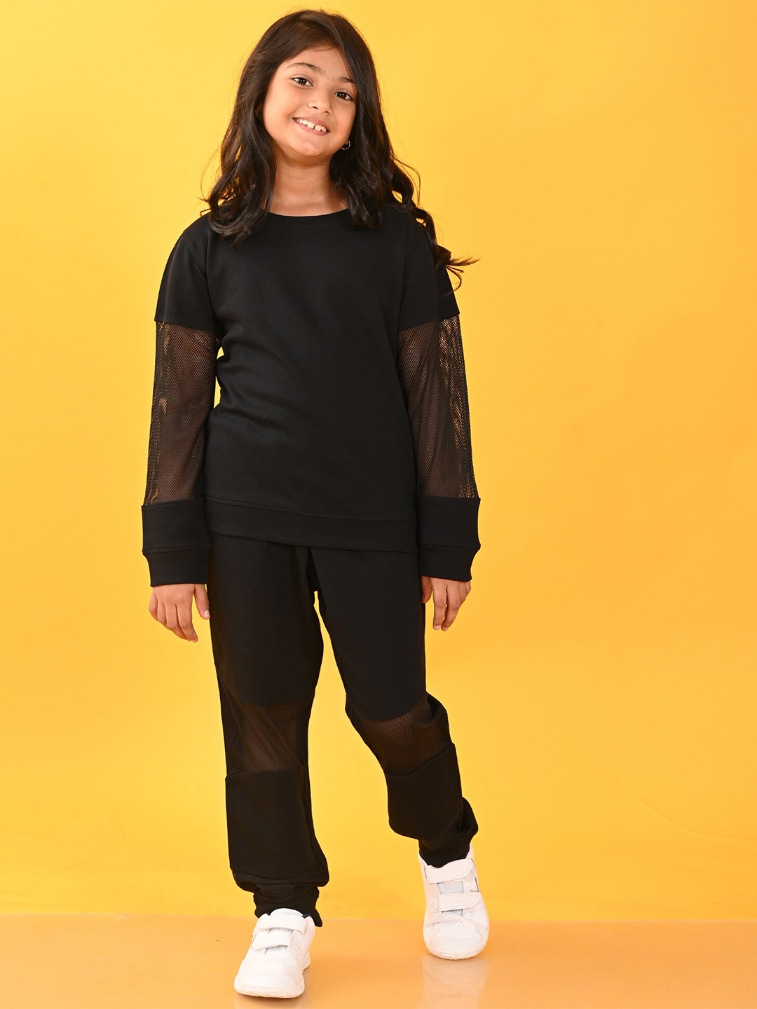 

Anthrilo Girls T-shirt with Trousers, Black