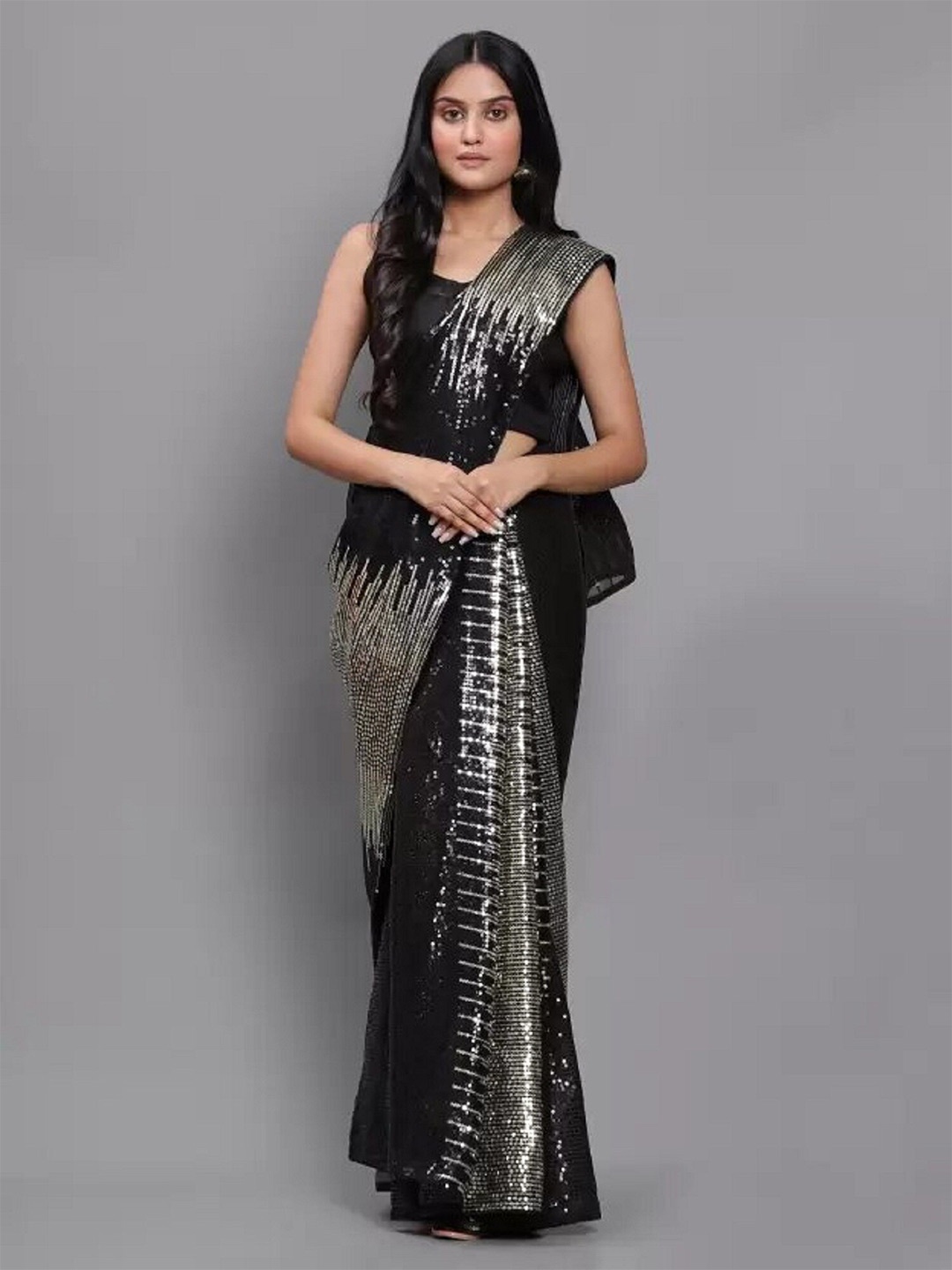 

APNISHA Embellished Sequinned Detailed Saree, Black