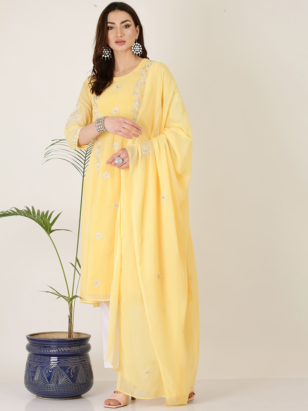 

KAANCHIE NANGGIA Floral Embroidered Kurta & Trousers With Dupatta, Yellow