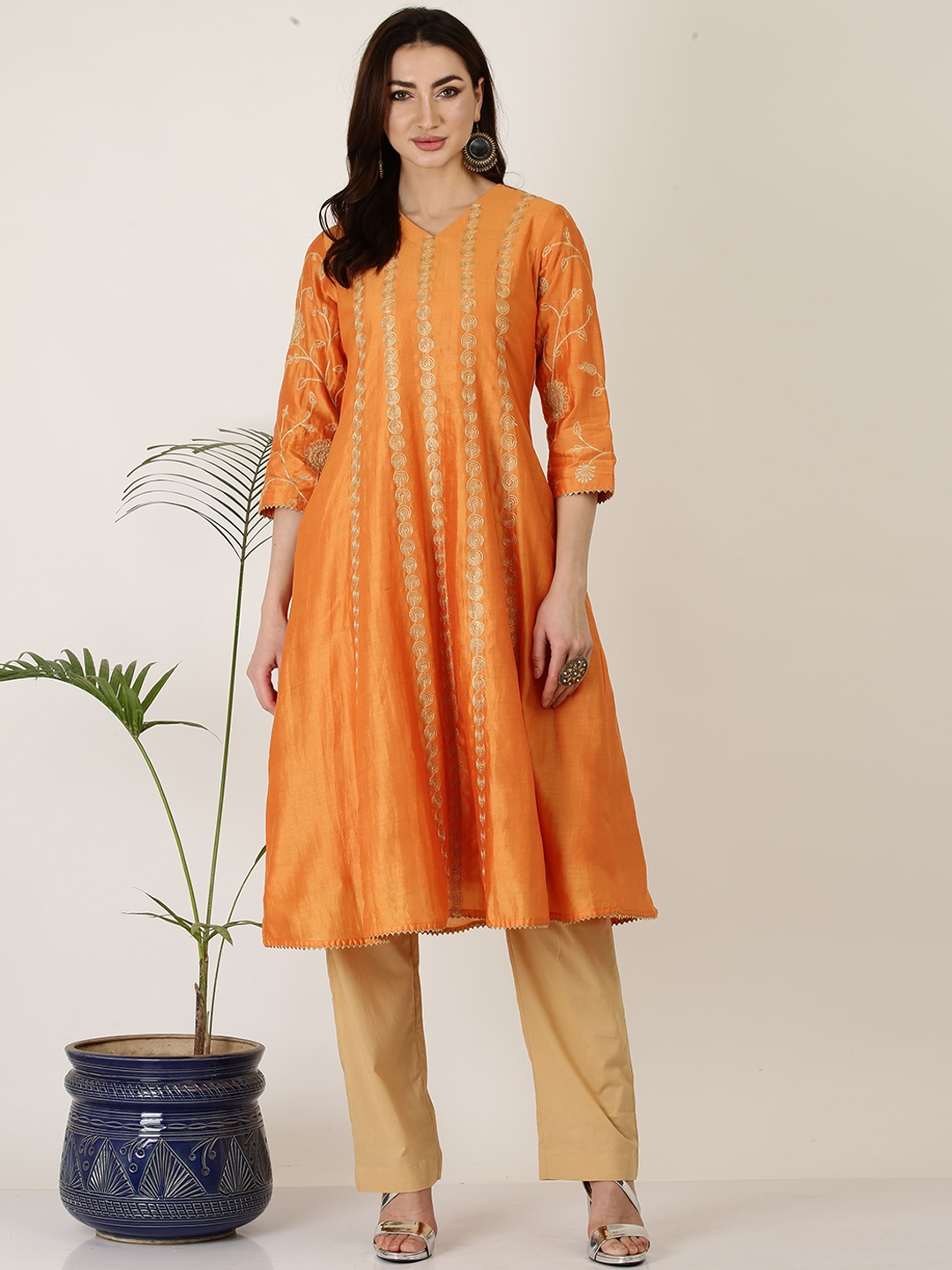 

KAANCHIE NANGGIA Floral Embroidered Pure Silk Kurta with Trousers, Orange