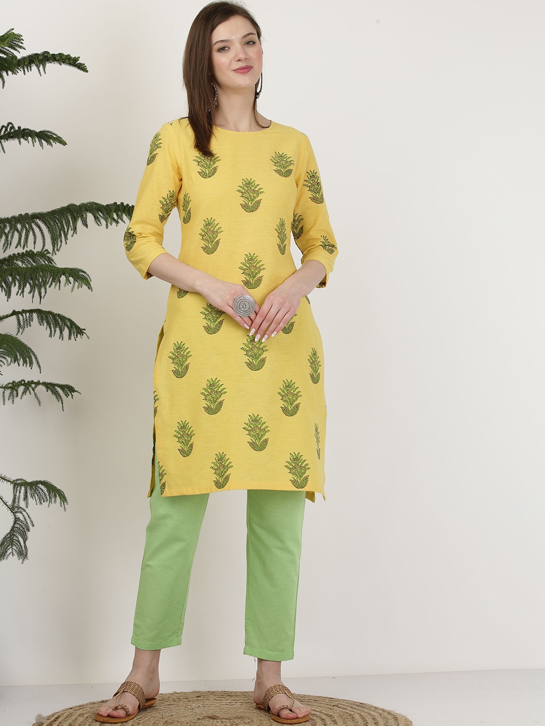 

KAANCHIE NANGGIA Floral Printed Pure Cotton Kurta with Trousers, Yellow