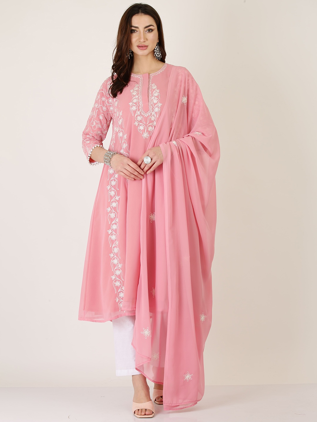 

KAANCHIE NANGGIA Floral Embroidered Anarkali Thread Work Kurta With Trousers & Dupatta, Pink