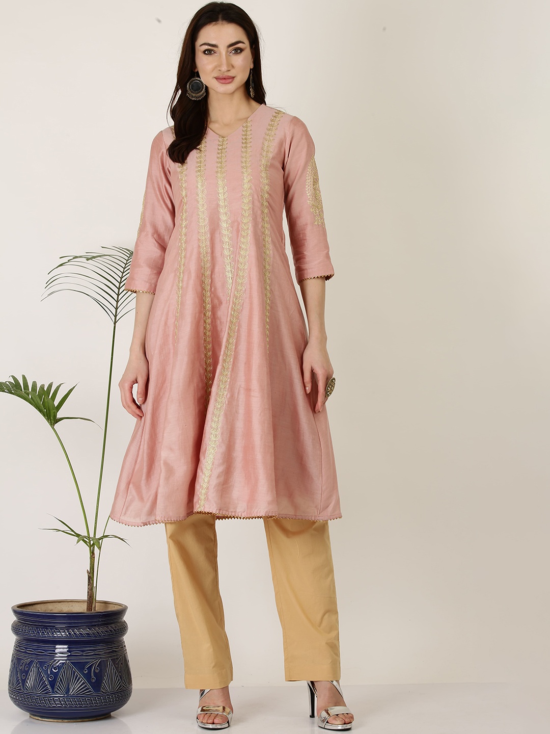 

KAANCHIE NANGGIA Ethnic Motifs Embroidered Anarkali Gotta Patti Kurta With Trousers, Peach