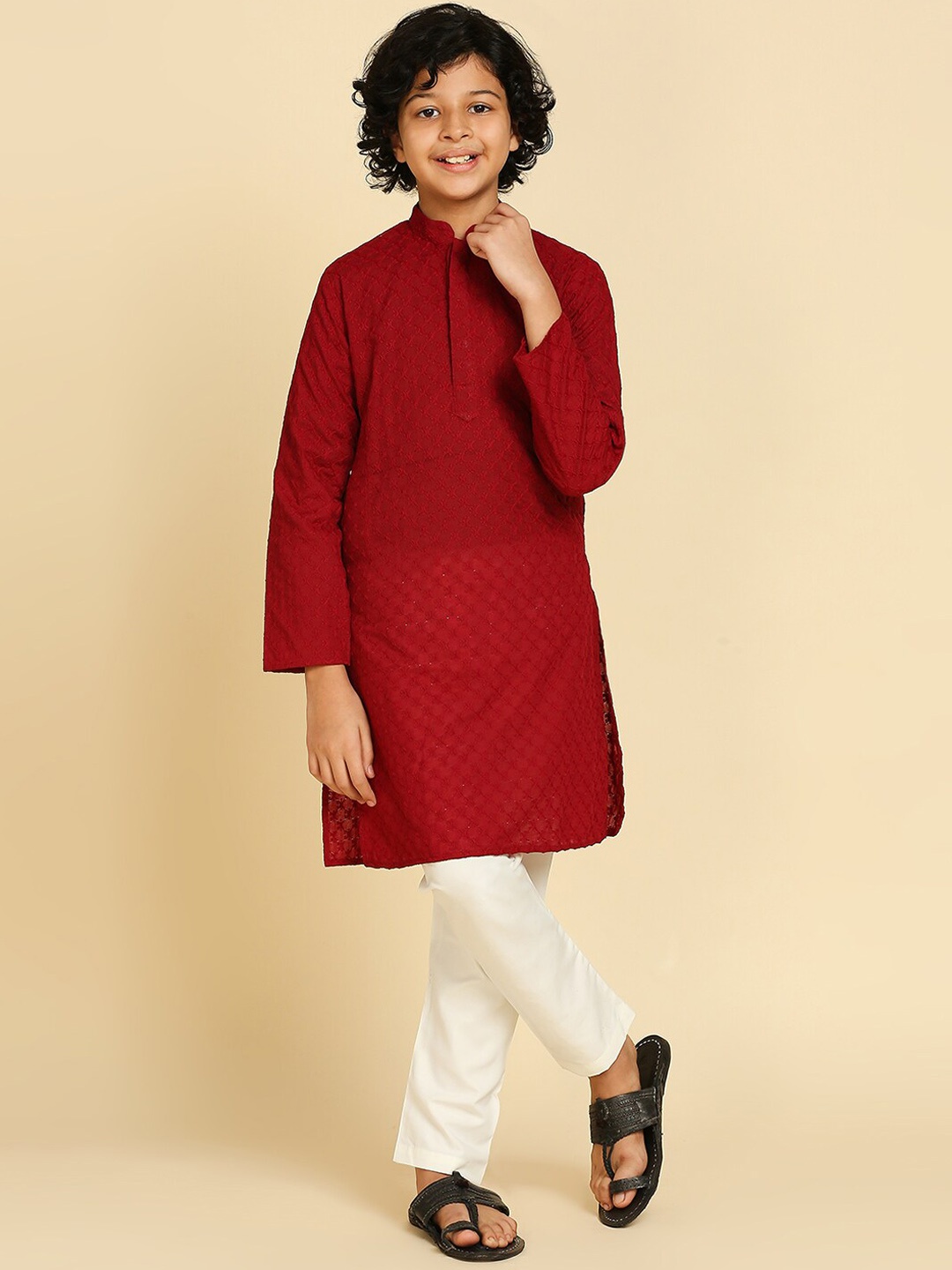 

RAJUBHAI HARGOVINDAS Boys Chikankari Embroidered Mandarin Collar Long Sleeve Cotton Kurta, Maroon