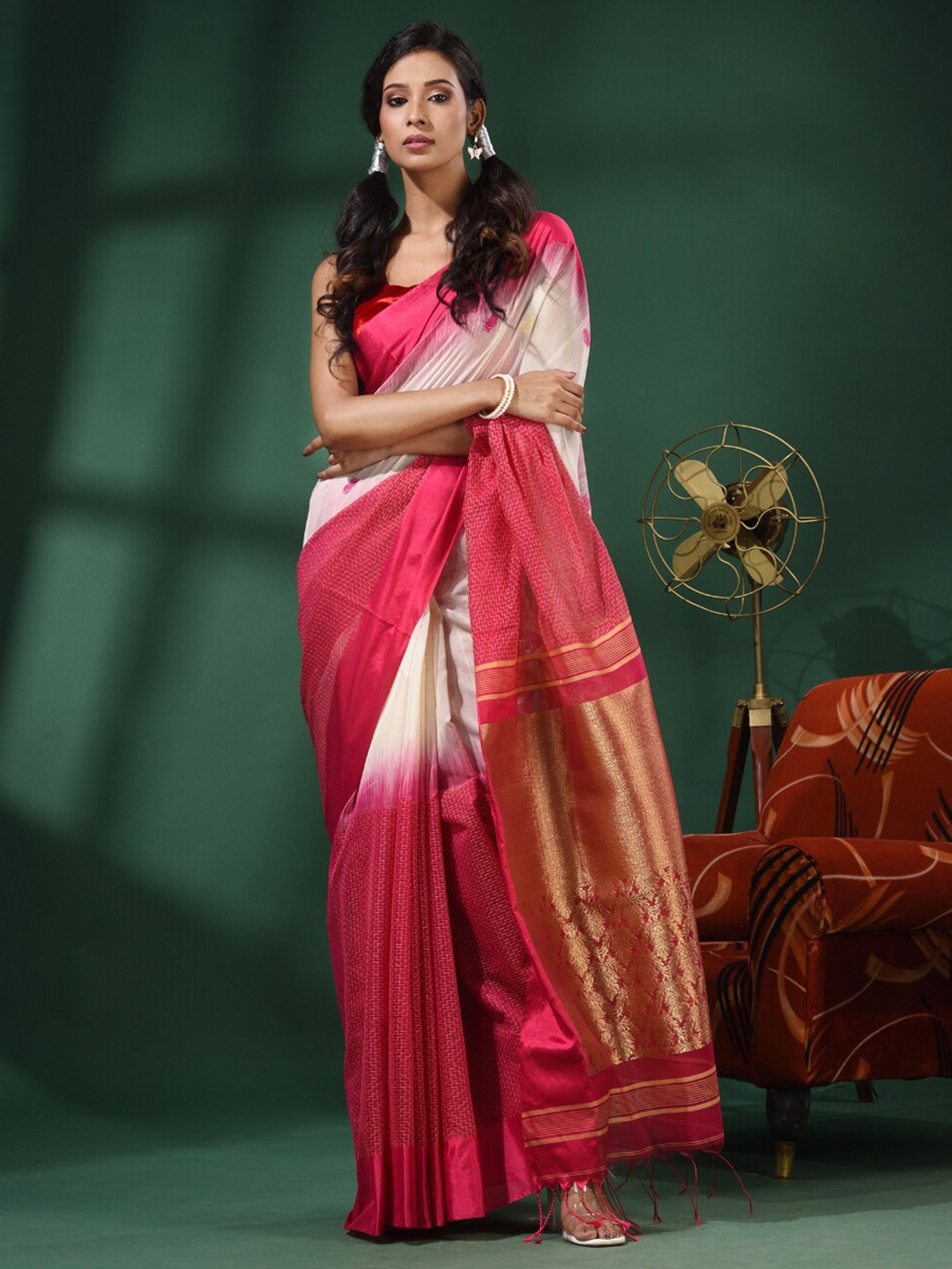 

Charukriti Woven Design Zari Saree, White