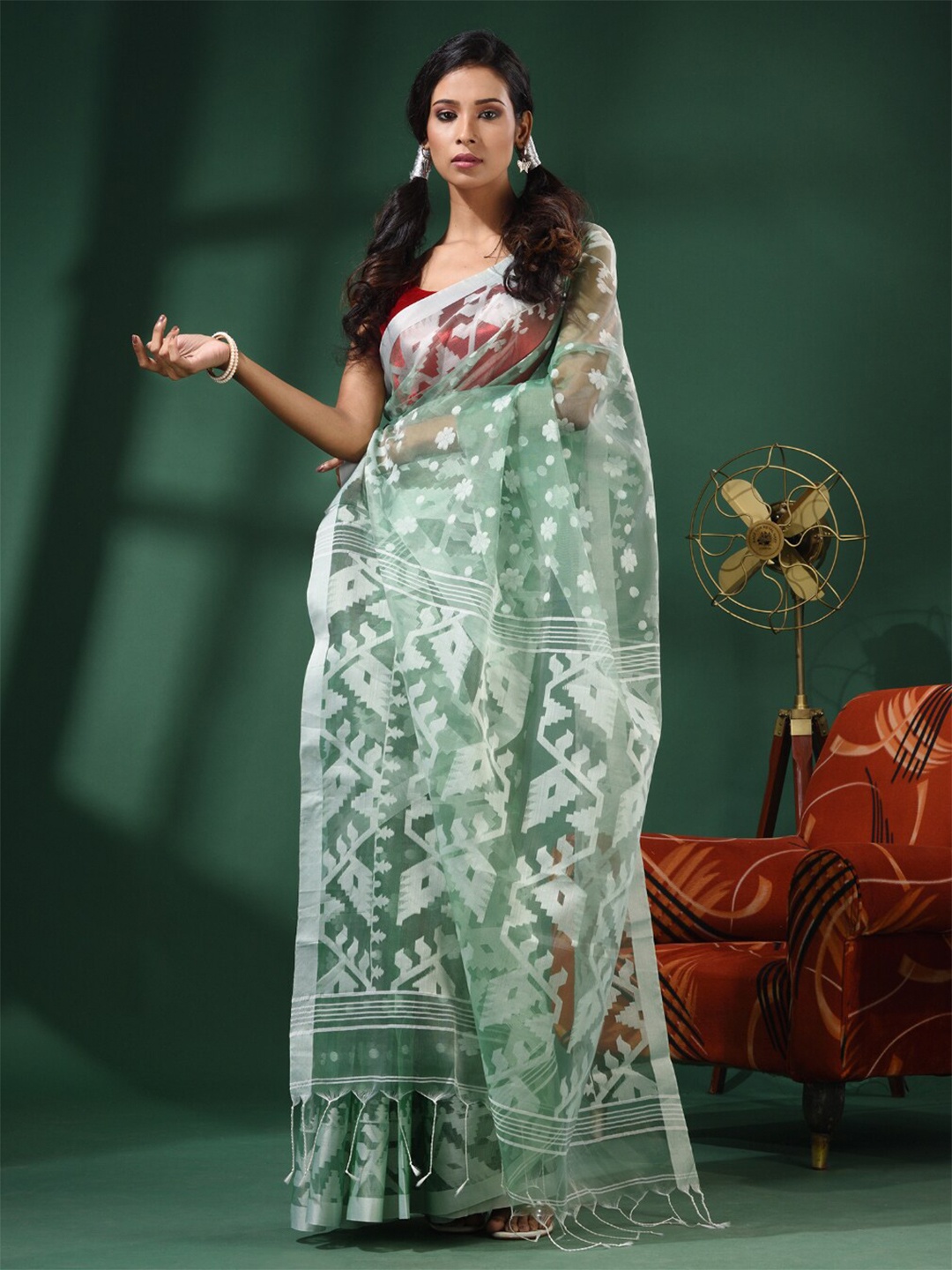 

Charukriti Ethnic Motifs Woven Design Pure Silk Jamdani Saree, Green