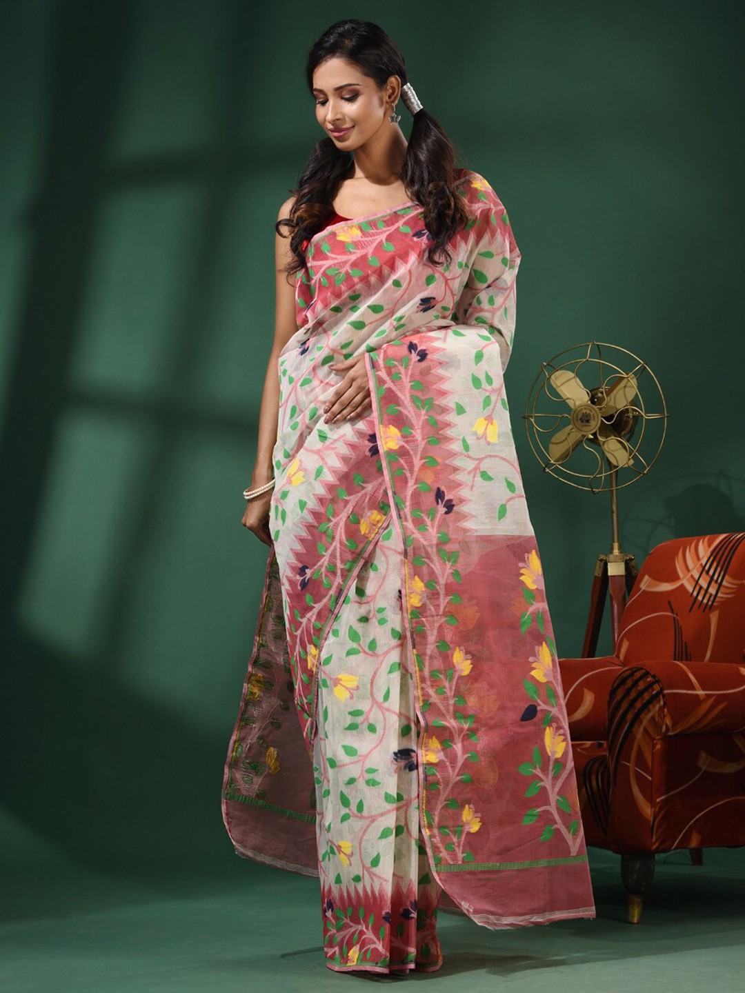 

Charukriti Floral Woven Design Silk Cotton Jamdani Saree, White