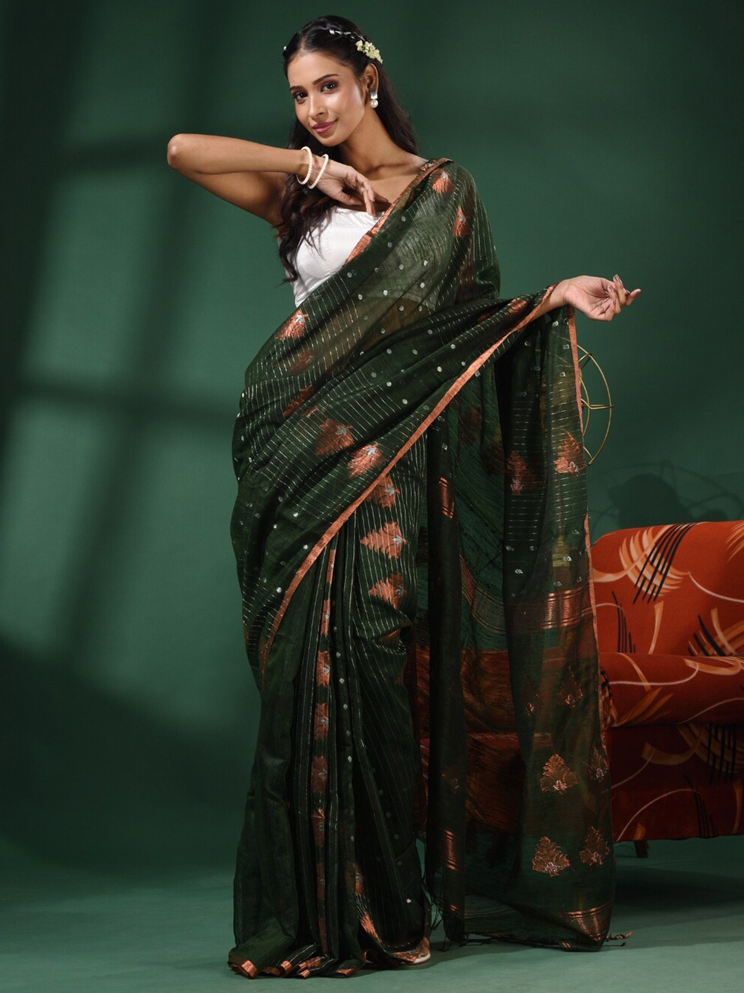 

Charukriti Woven Design Zari Pure Silk Saree, Green