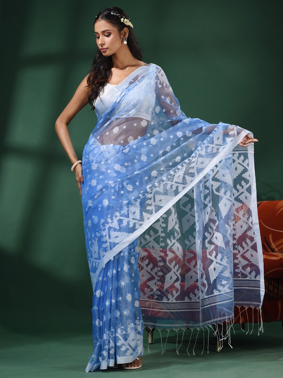 

Charukriti Floral Woven Design Pure Silk Jamdani Saree, Blue