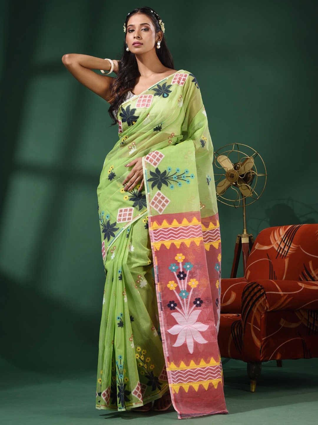 

Charukriti Floral Woven Design Silk Cotton Jamdani Saree, Green