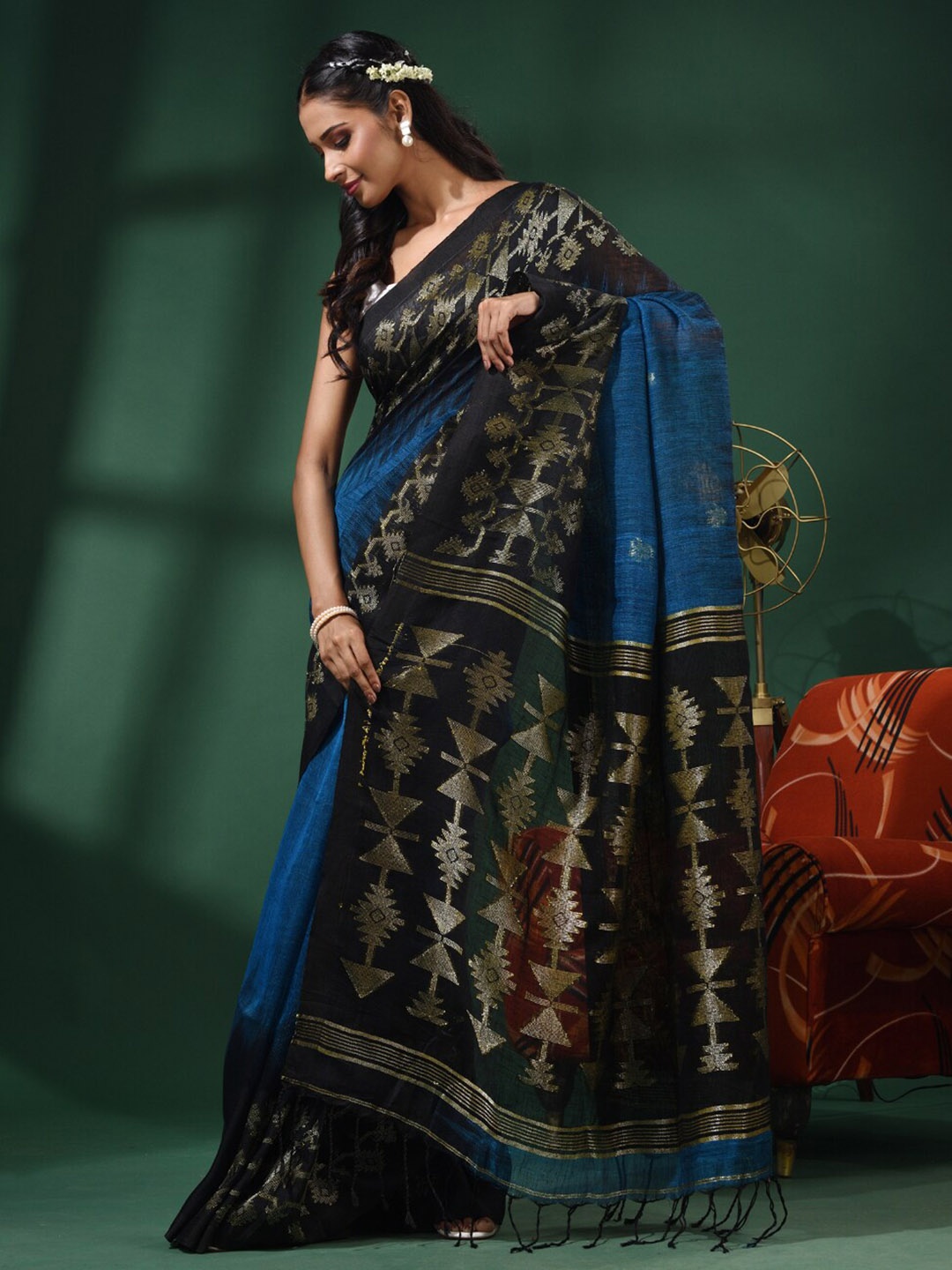 

Charukriti Woven Design Zari Pure Linen Saree, Blue