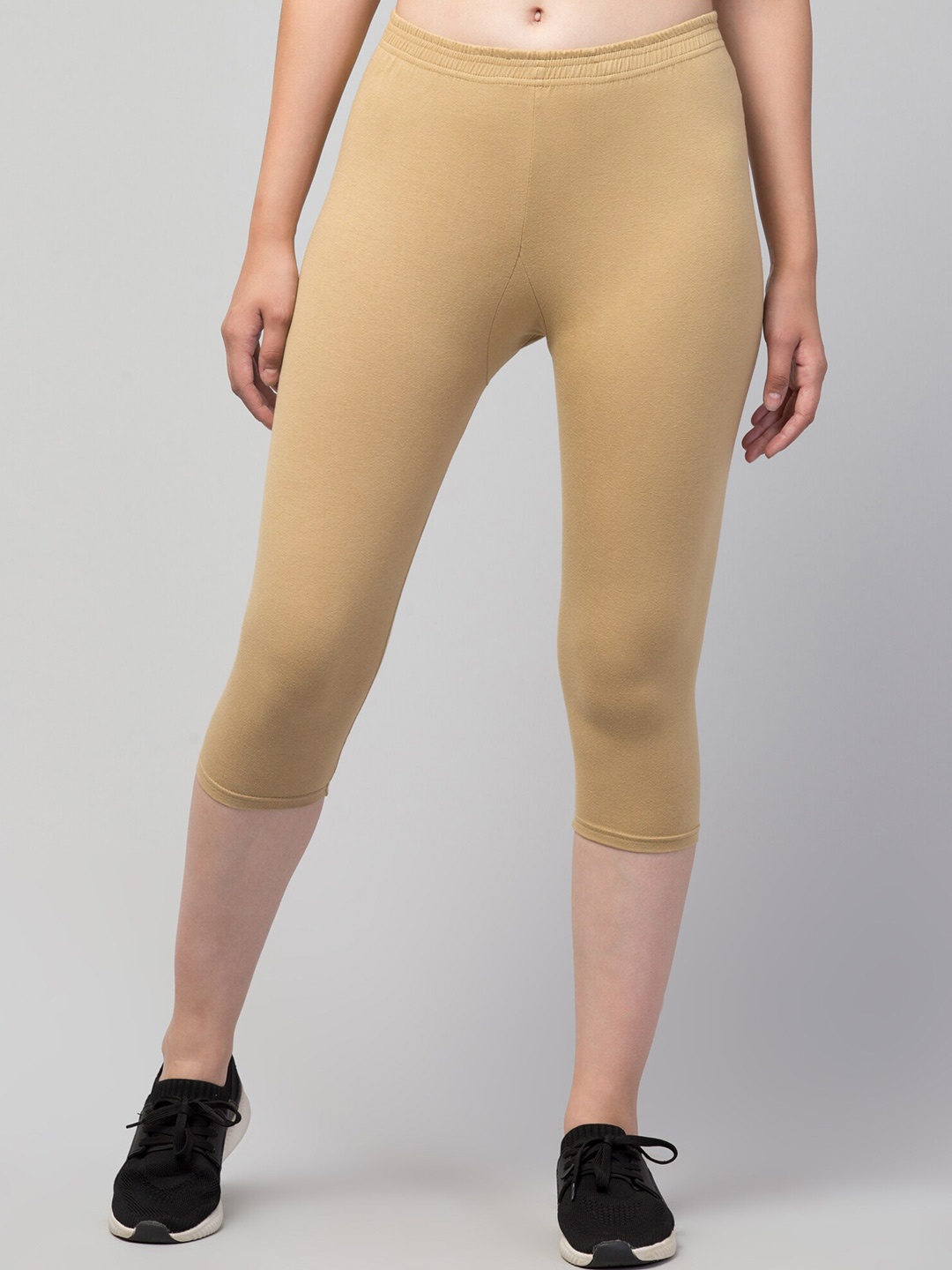 

Apraa & Parma Mid-Rise Skinny Fit Capris, Beige