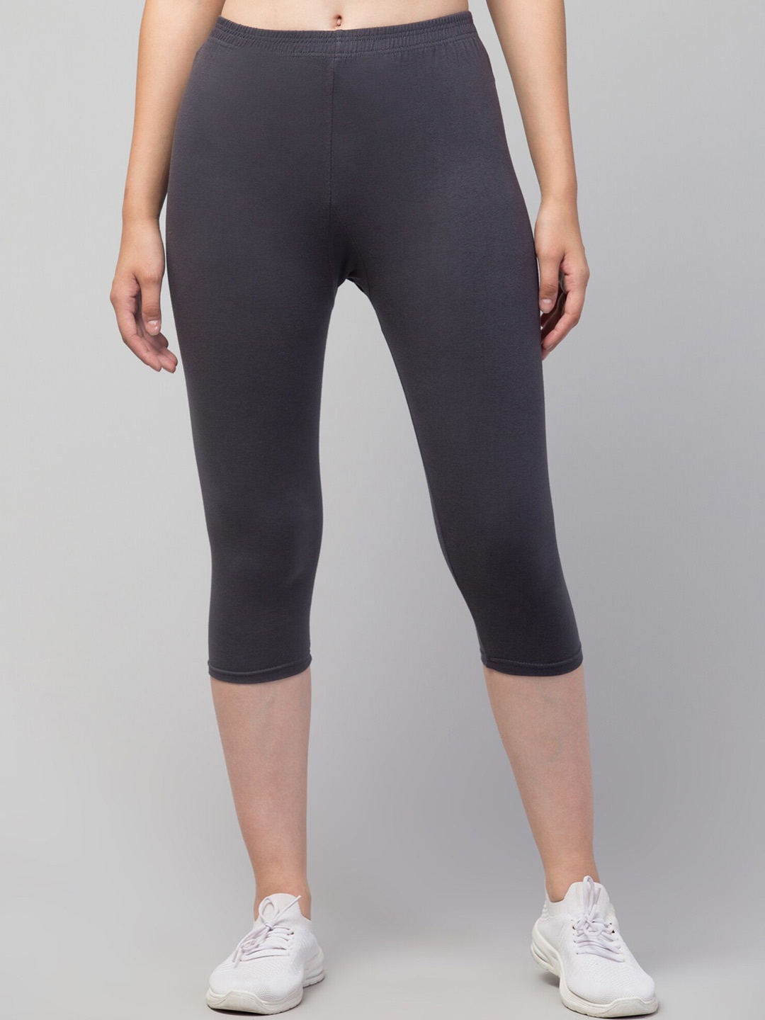 

Apraa & Parma Mid-Rise Skinny Fit Capris, Grey