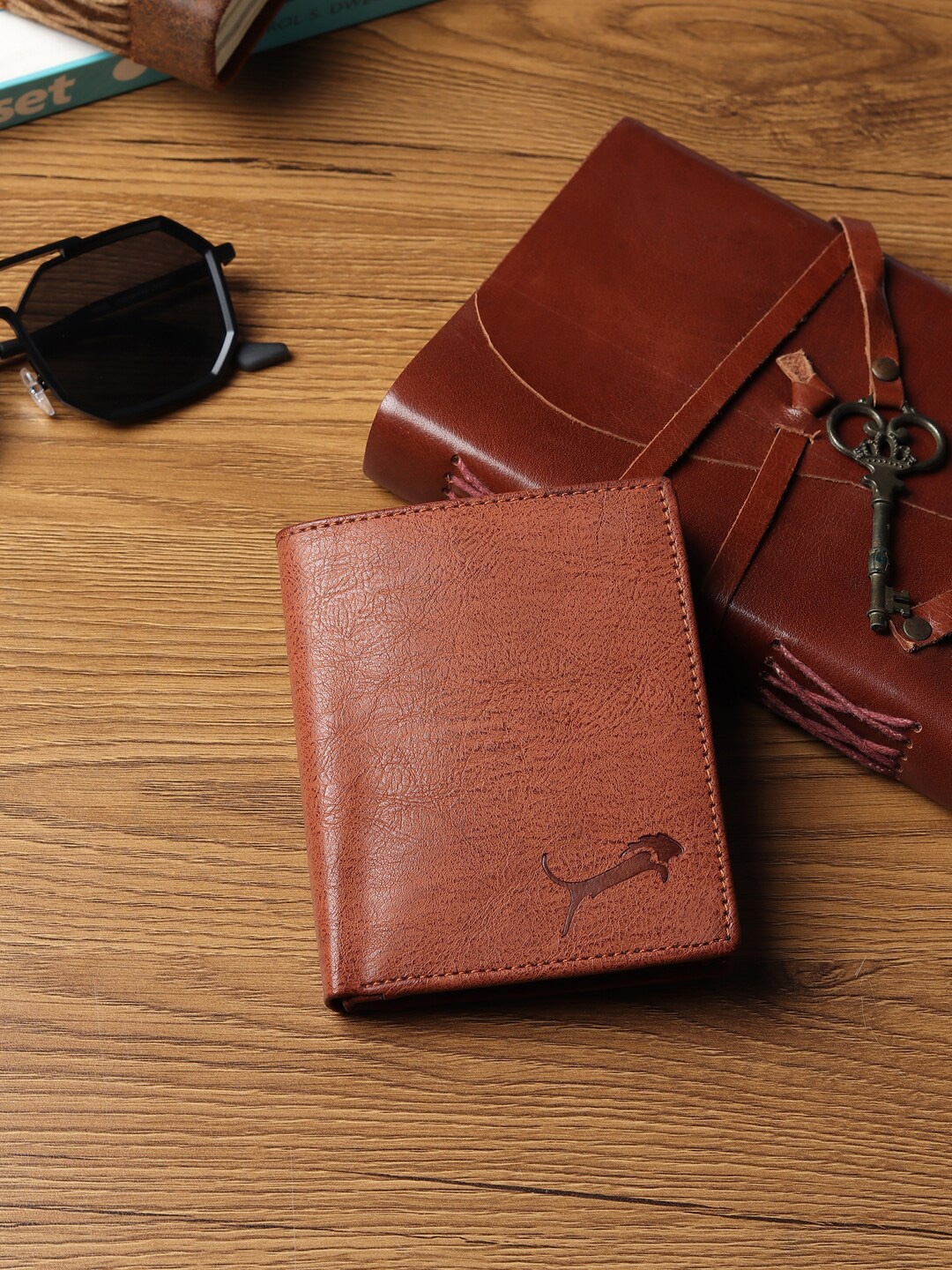 

WILD EDGE Men Brand Logo Water Resistant RFID Two Fold Wallet, Tan