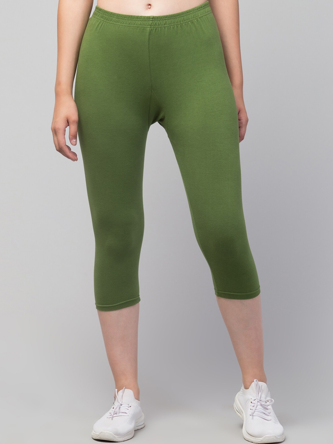 

Apraa & Parma Women Mid Rise Skinny Fit Capris, Lime green
