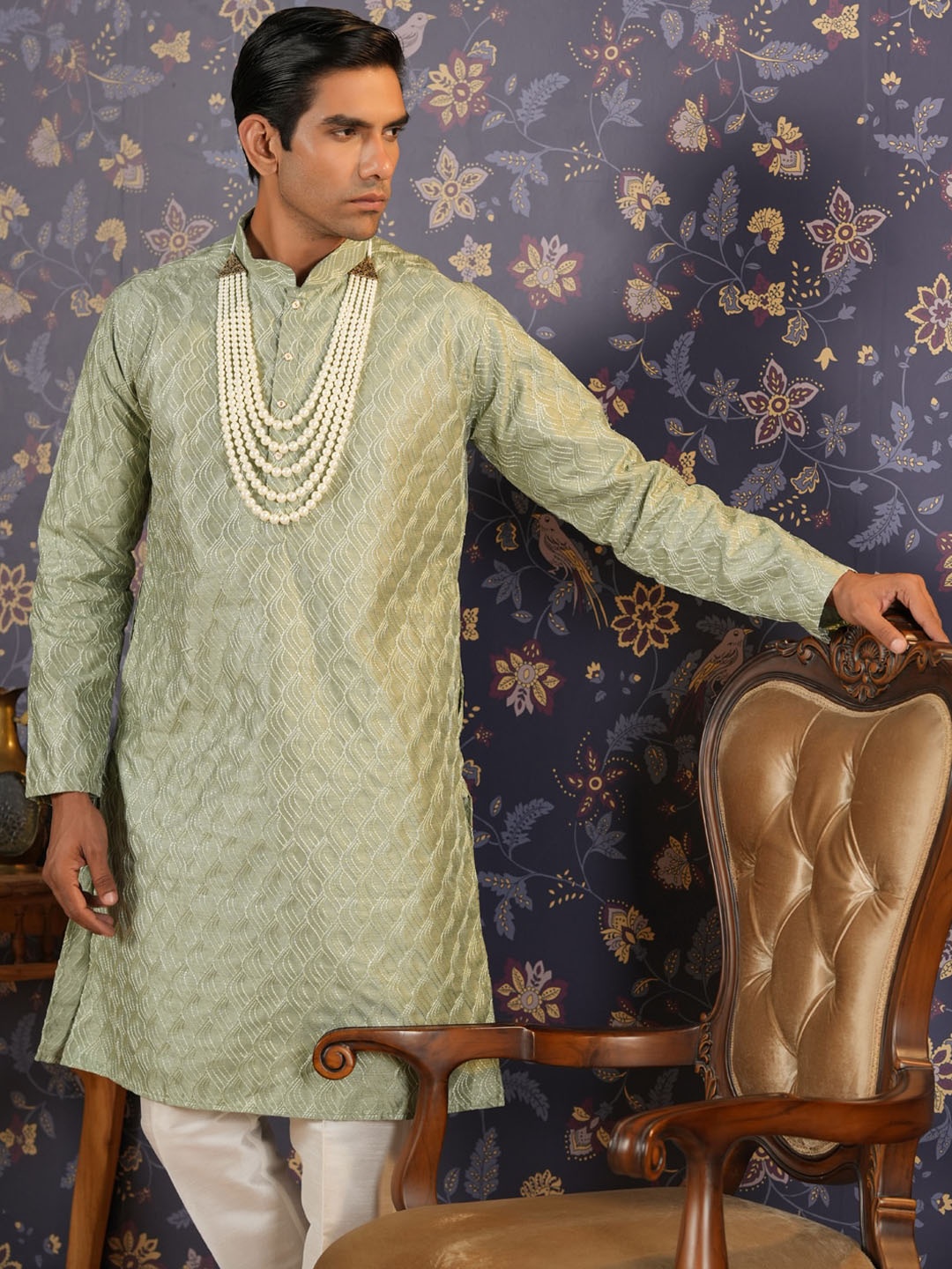 

House of Pataudi Ethnic Motifs Embroidered Mandarin Collar Straight Kurta With Trouser, Green