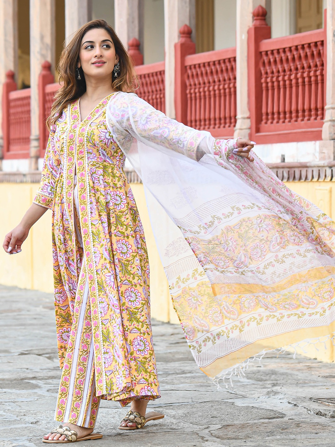 

Bunaai Floral Printed V-Neck Anarkali Pure Cotton Kurta With Trousers & With Dupatta, Yellow