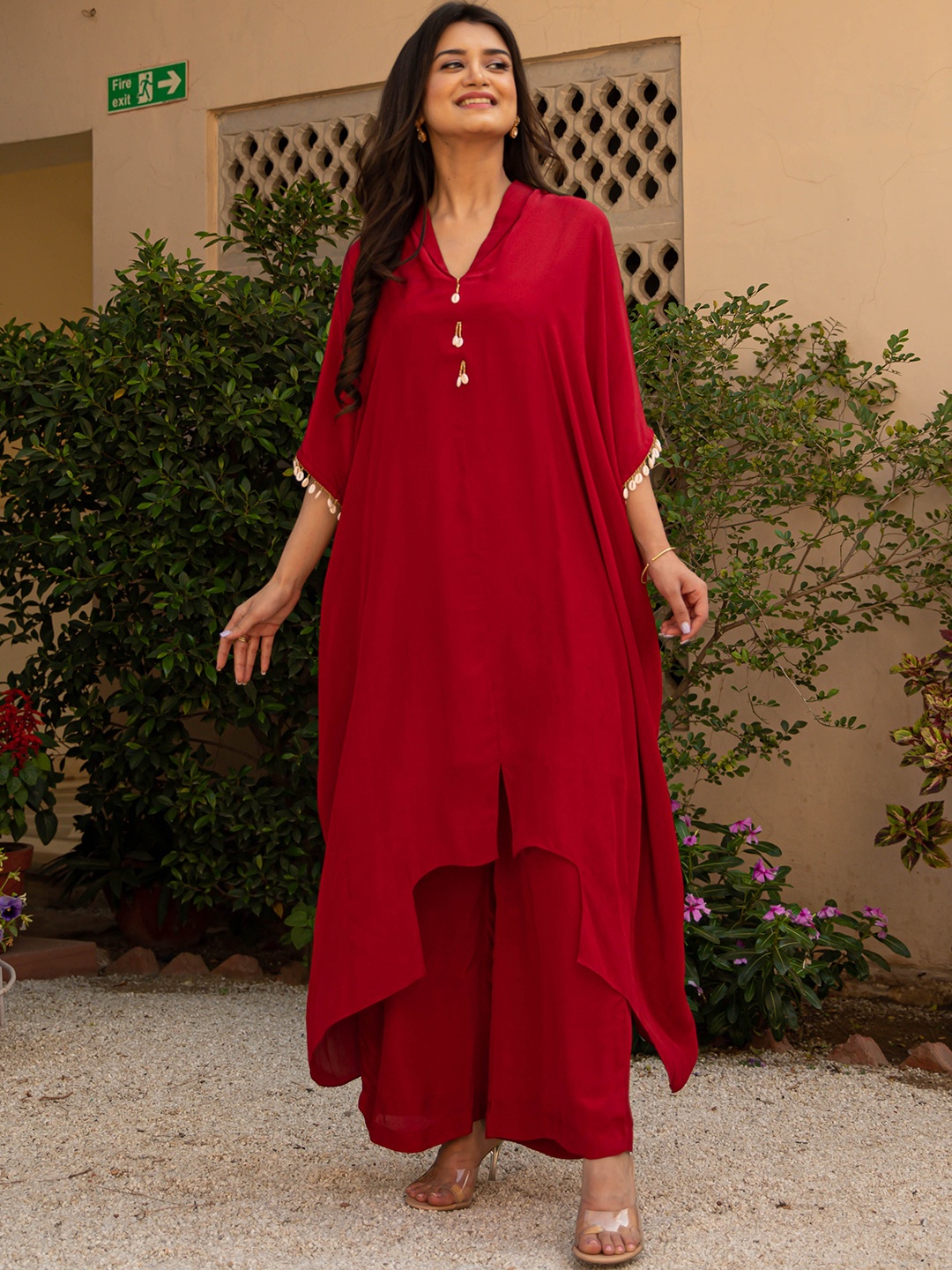 

Bunaai V-Neck Flared Sleeves Kaftan Kurta With Palazzo, Maroon