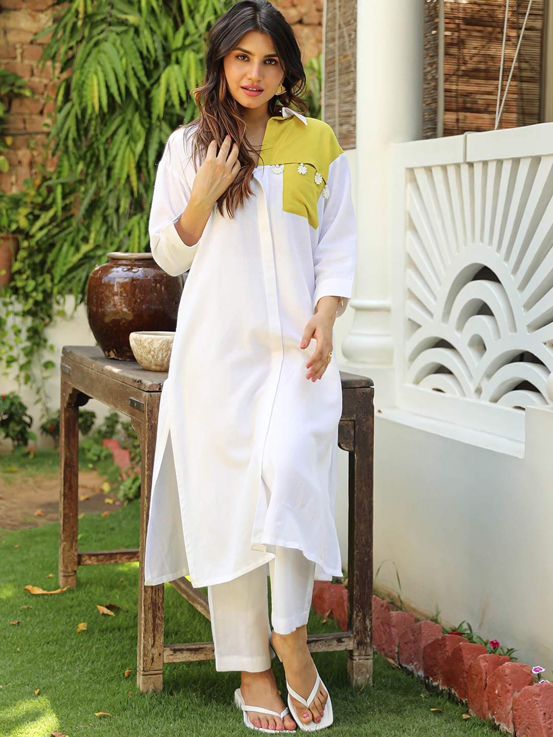 

Bunaai Shirt Collar Beads and Stones Kurta with Trousers, White