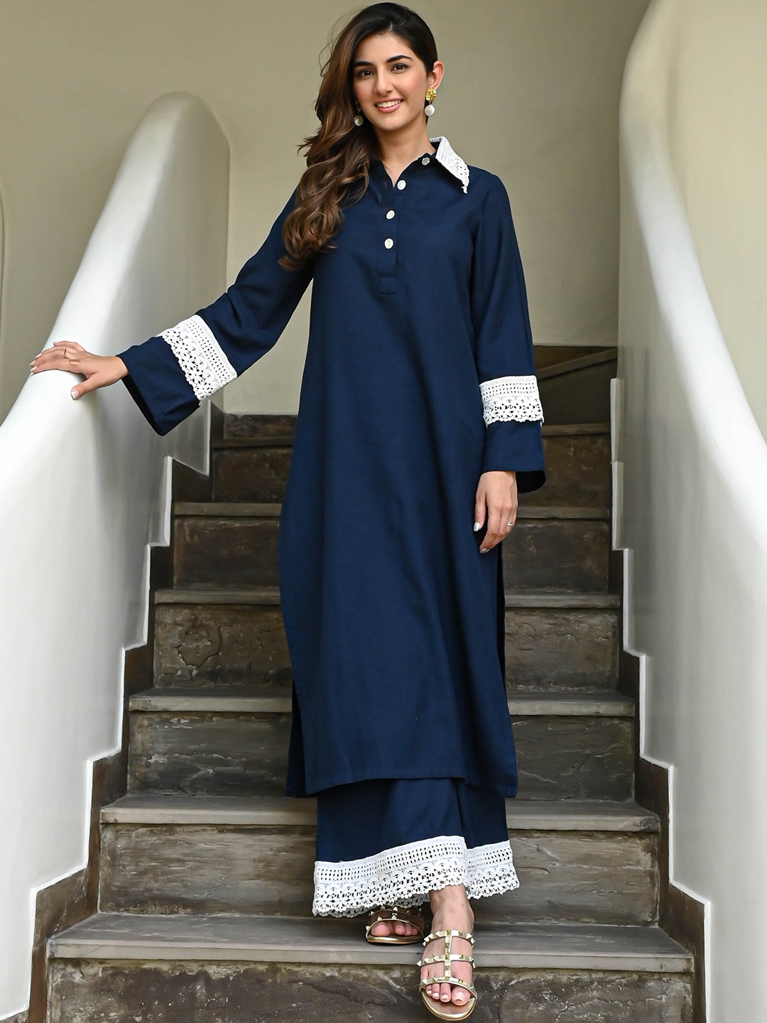 

Bunaai Shirt Collar Kurta with Palazzos, Blue
