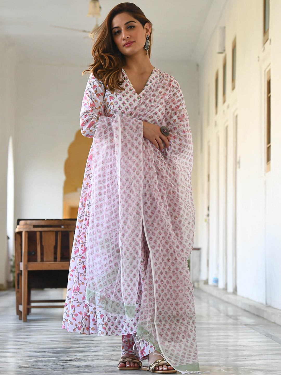 

Bunaai Floral Printed Anarkali Kurta With Trousers & Dupatta, White