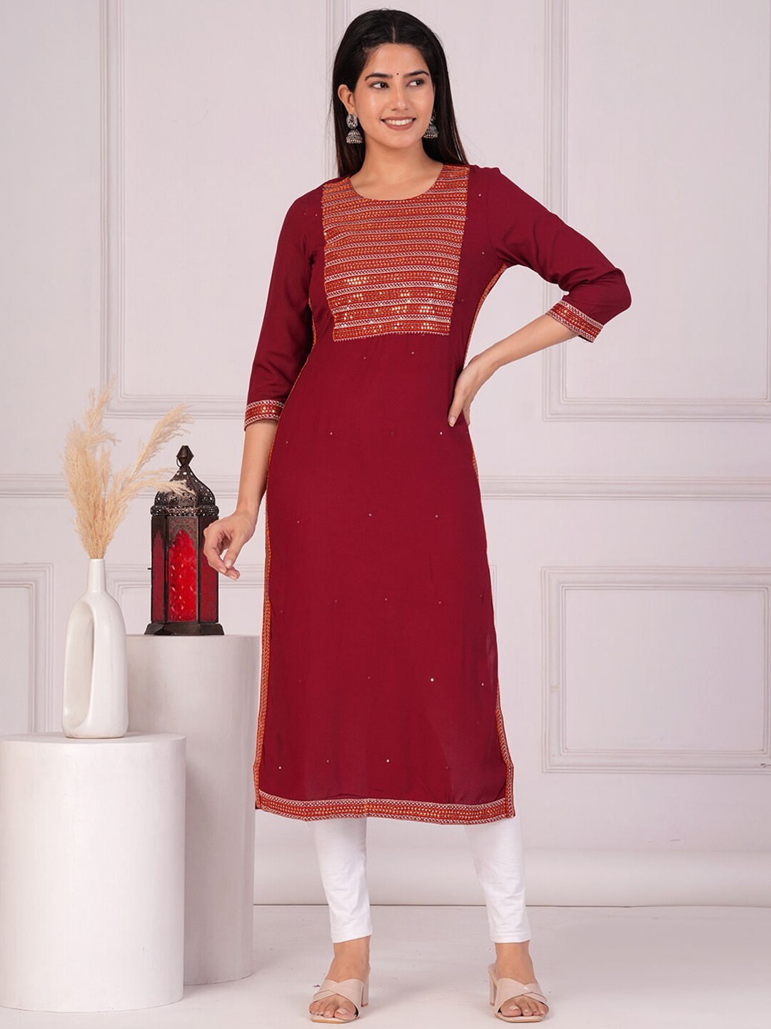 

Mizaz Round Neck Embellished Straight Kurta, Maroon