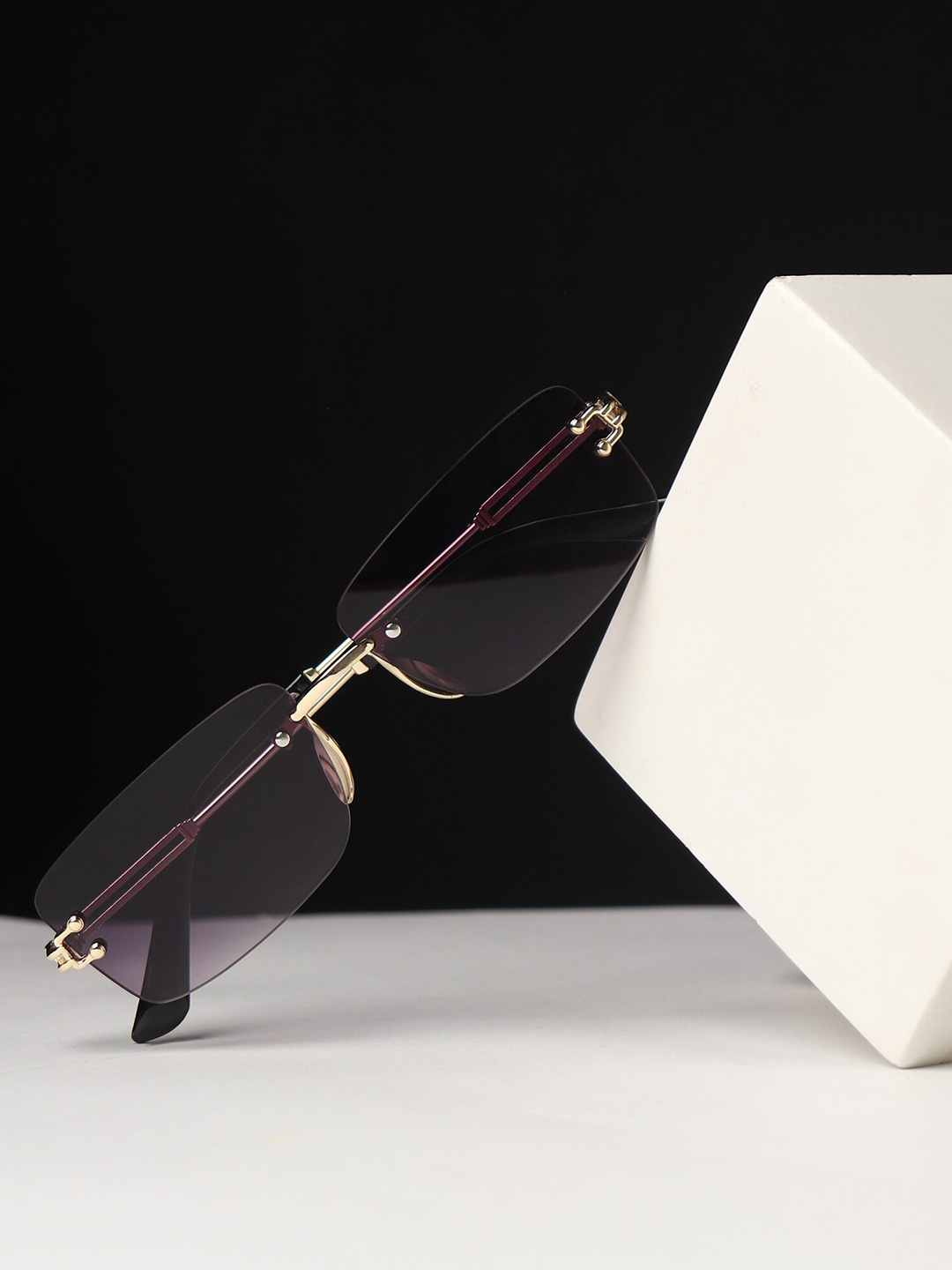 

ALIGATORR Unisex Rectangle Sunglasses With UV Protected Lens, Purple