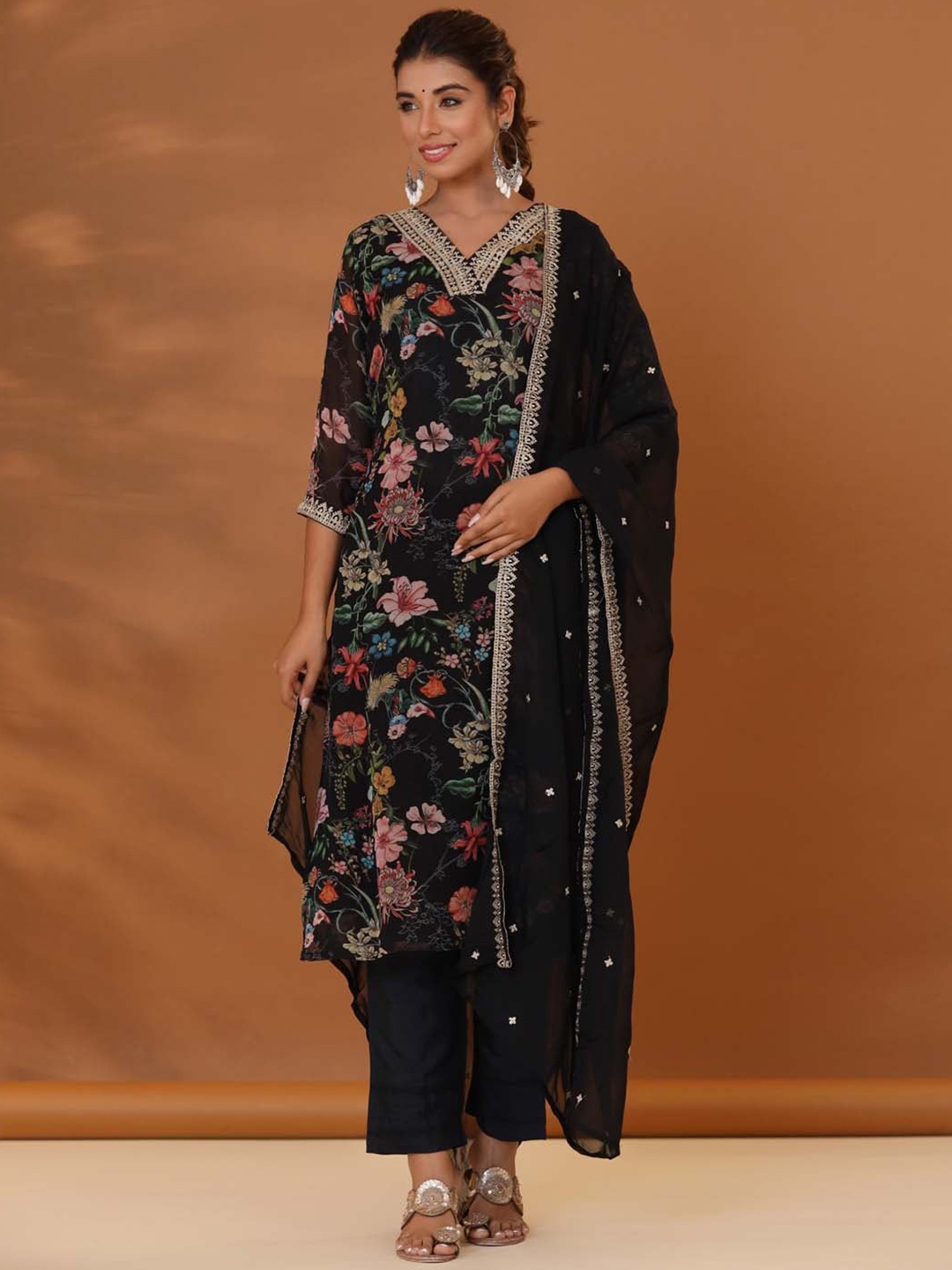 

Meena Bazaar Floral Printed Thread Work Kurta With Trousers & Dupatta, Black