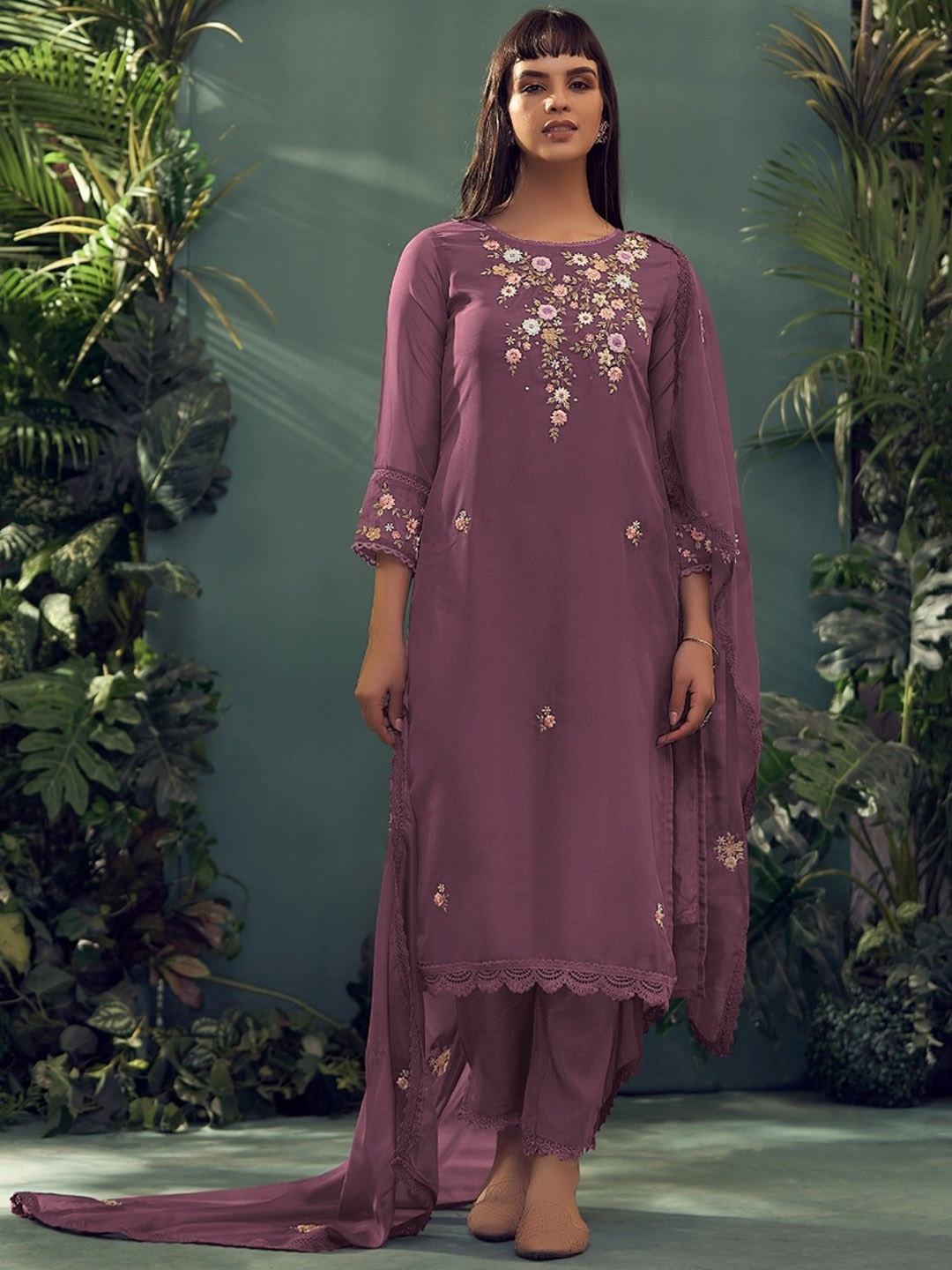 

Meena Bazaar Floral Embroidered Regular Thread Work Kurta With Trousers & Dupatta, Purple